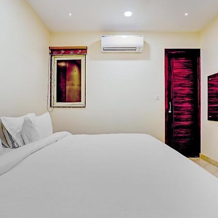 Collection O Hotel Aditya Palace Near Leisure Valley Park Gurgaon Exterior foto