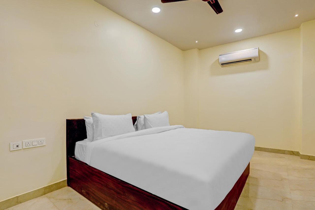 Collection O Hotel Aditya Palace Near Leisure Valley Park Gurgaon Exterior foto