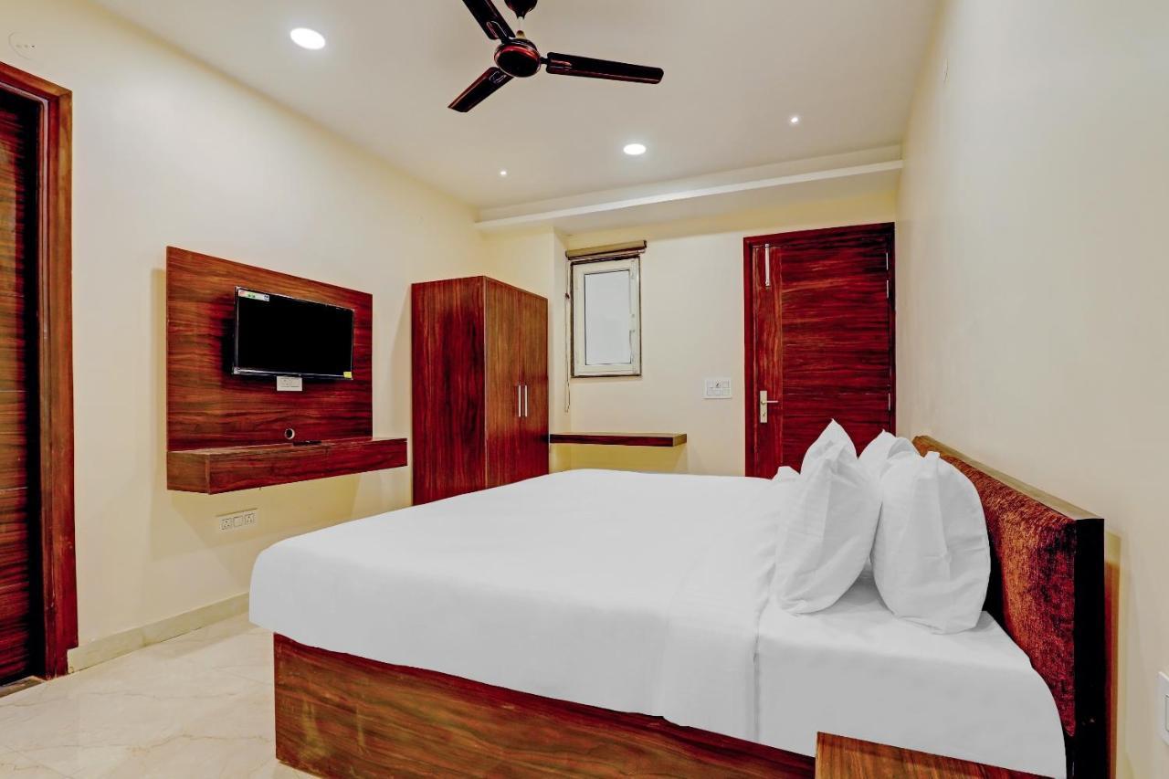 Collection O Hotel Aditya Palace Near Leisure Valley Park Gurgaon Exterior foto